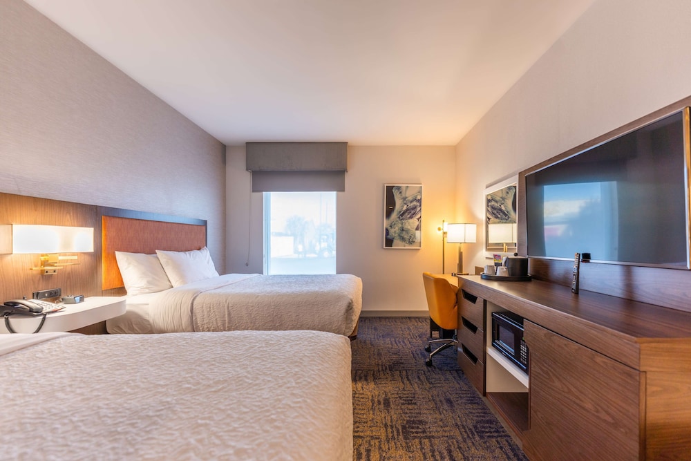 Room, 2 Queen Beds, Accessible, Bathtub (Mobility & Hearing) - Photo 8