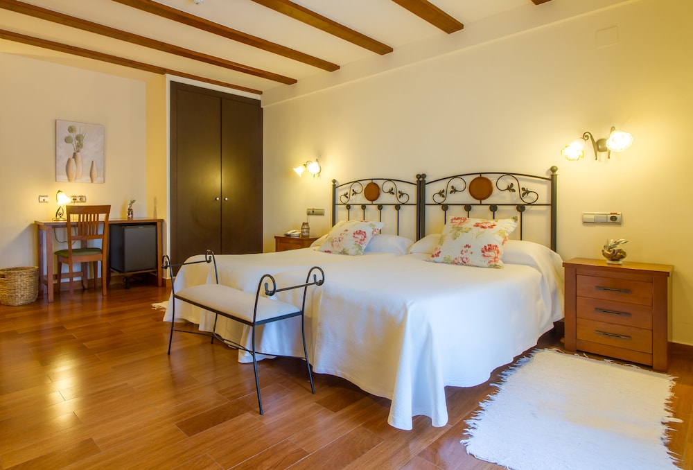 Traditional Twin Room, Balcony - Photo 2