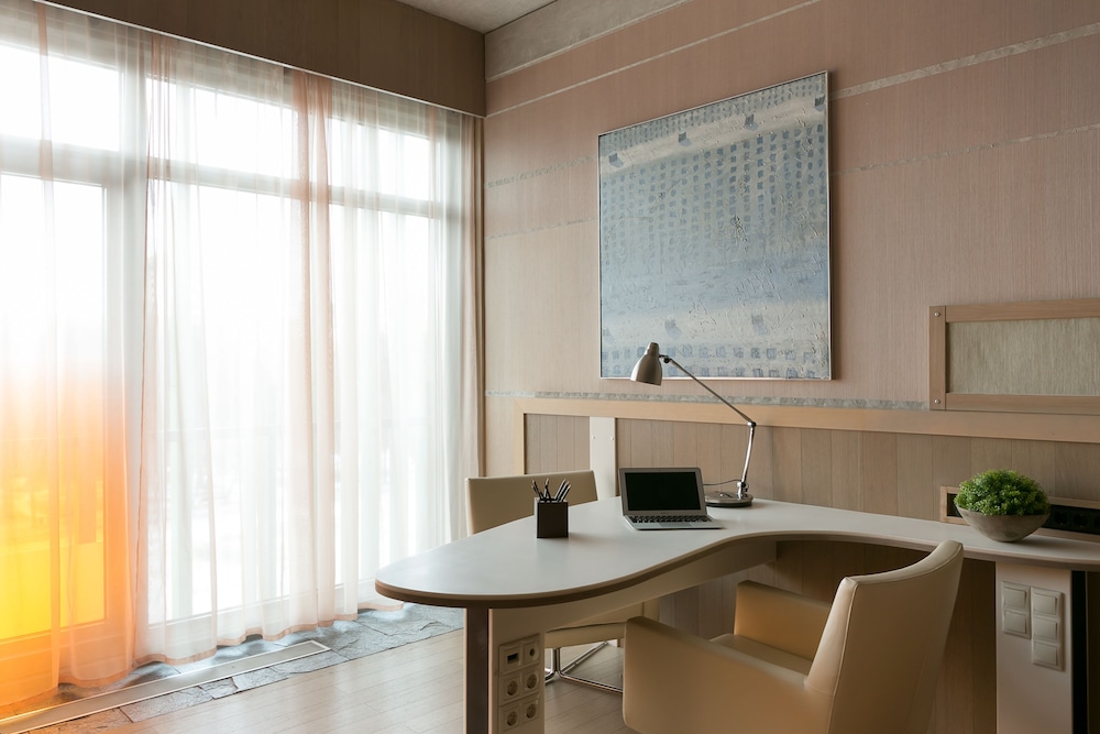 Signature Studio, Garden View