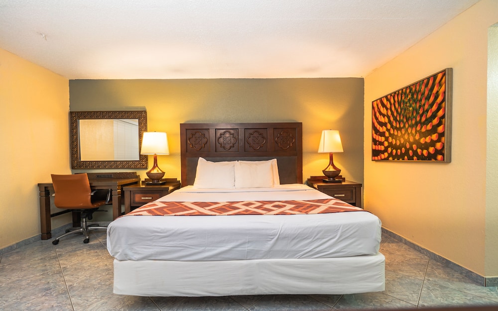 Deluxe Room, 1 King Bed - Photo 11