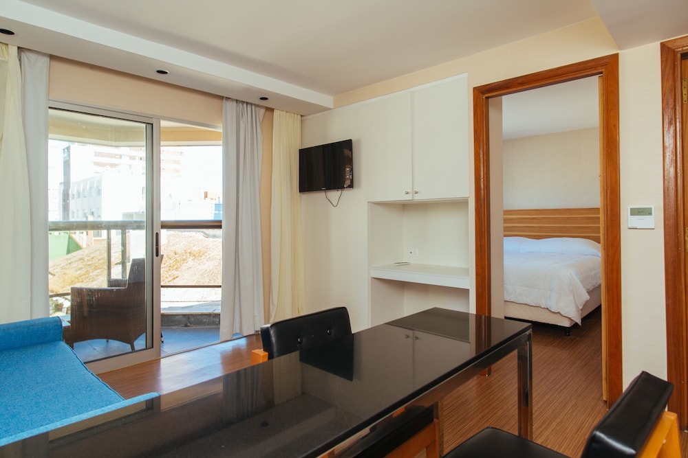 Premium Suite - Photo 13