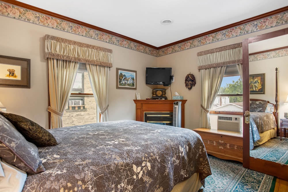 Comfort Room, City View