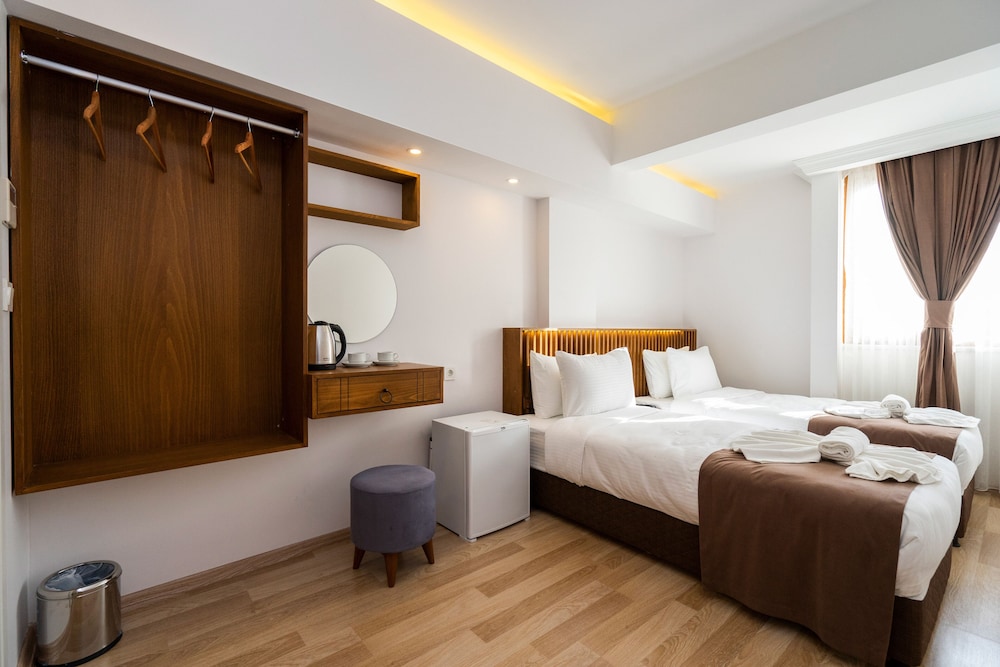 Standard Twin Room photo 2