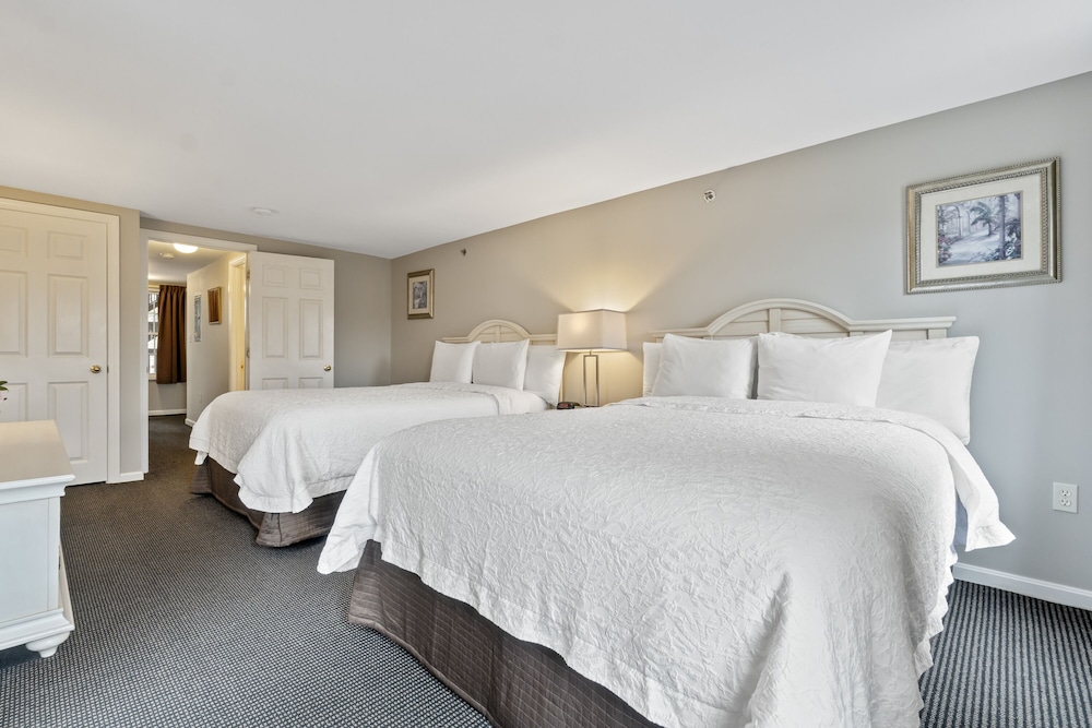 Townhouse Suite, 2 Queen Beds and Sofa Bed (Stairs Required) photo 1