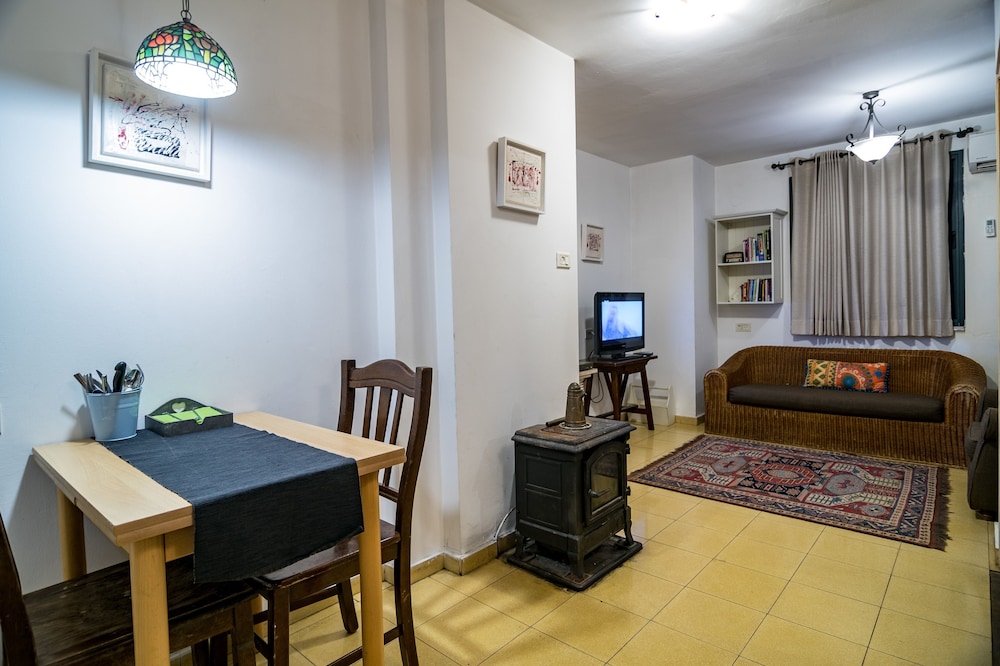Apartment (Olive) photo 2