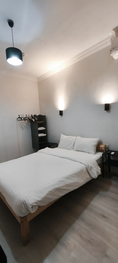 Economy Room, 1 Double Bed, Non Smoking photo 3