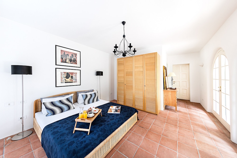 Basic Villa photo 3