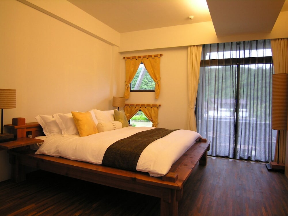 Honeymoon Villa, Lake View photo 1