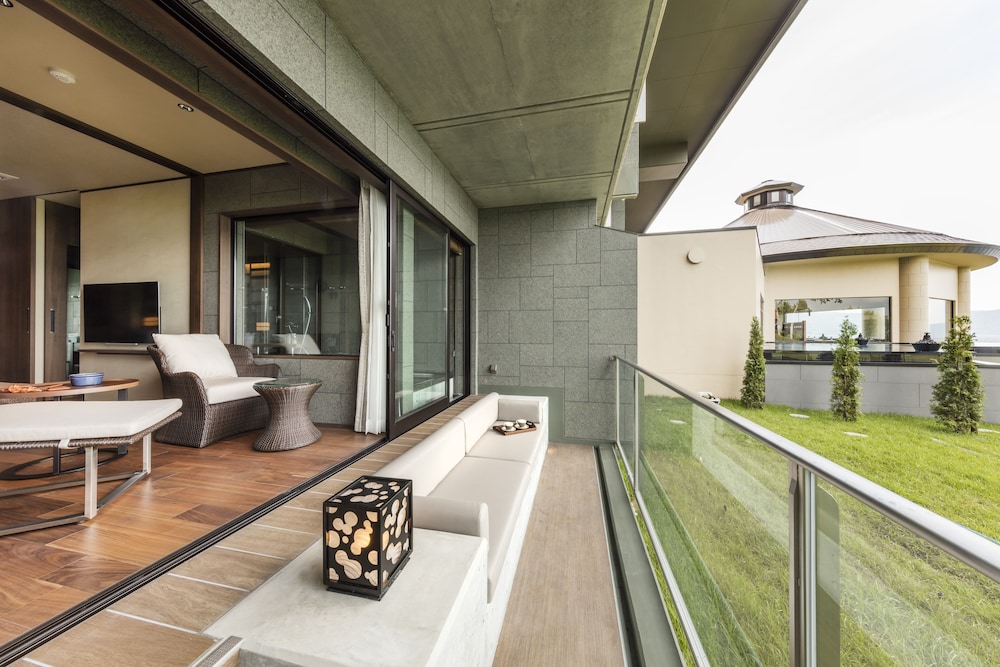Garden Terrace Room with Private Open-air Hot Spring Bath photo 3