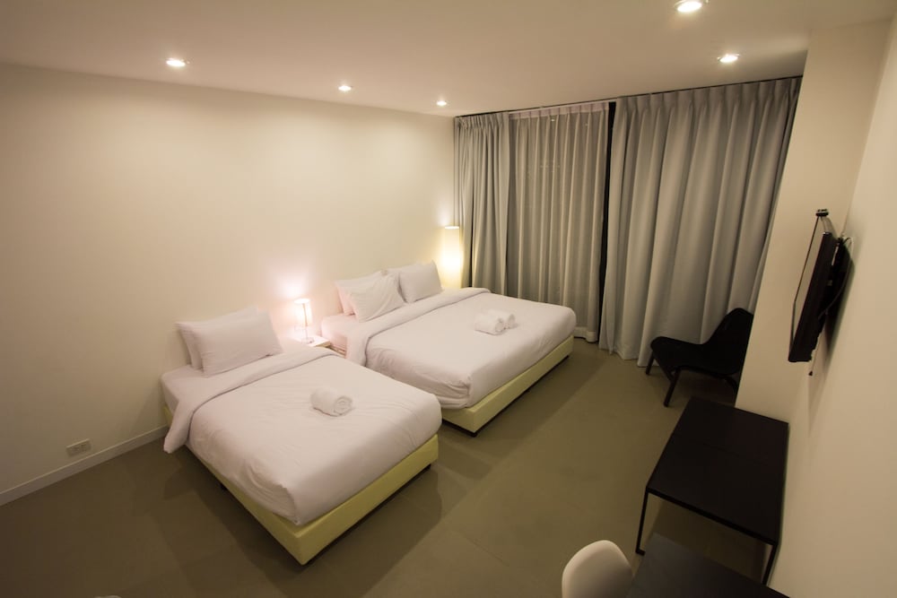 Triple Room (1 Double and 1 Single Bed)(Adults Only) photo 2