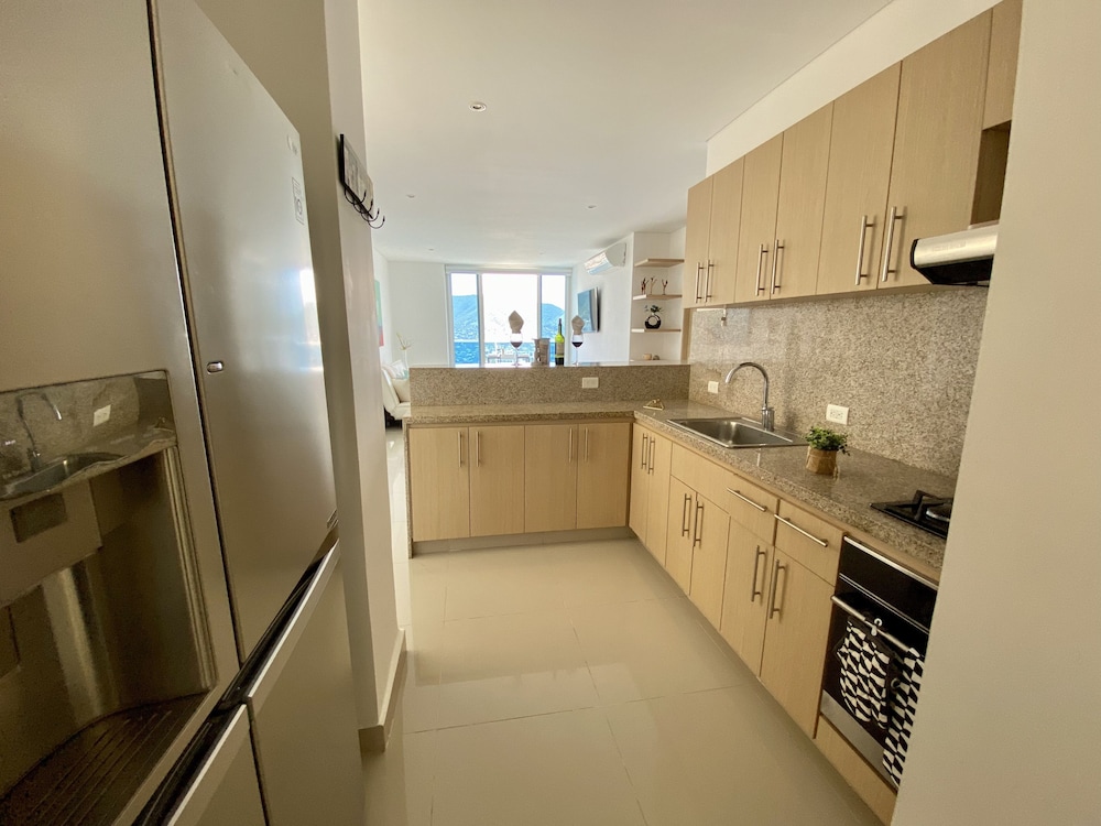 Exclusive Apartment, 3 Bedrooms, City View (Smr330a) photo 3