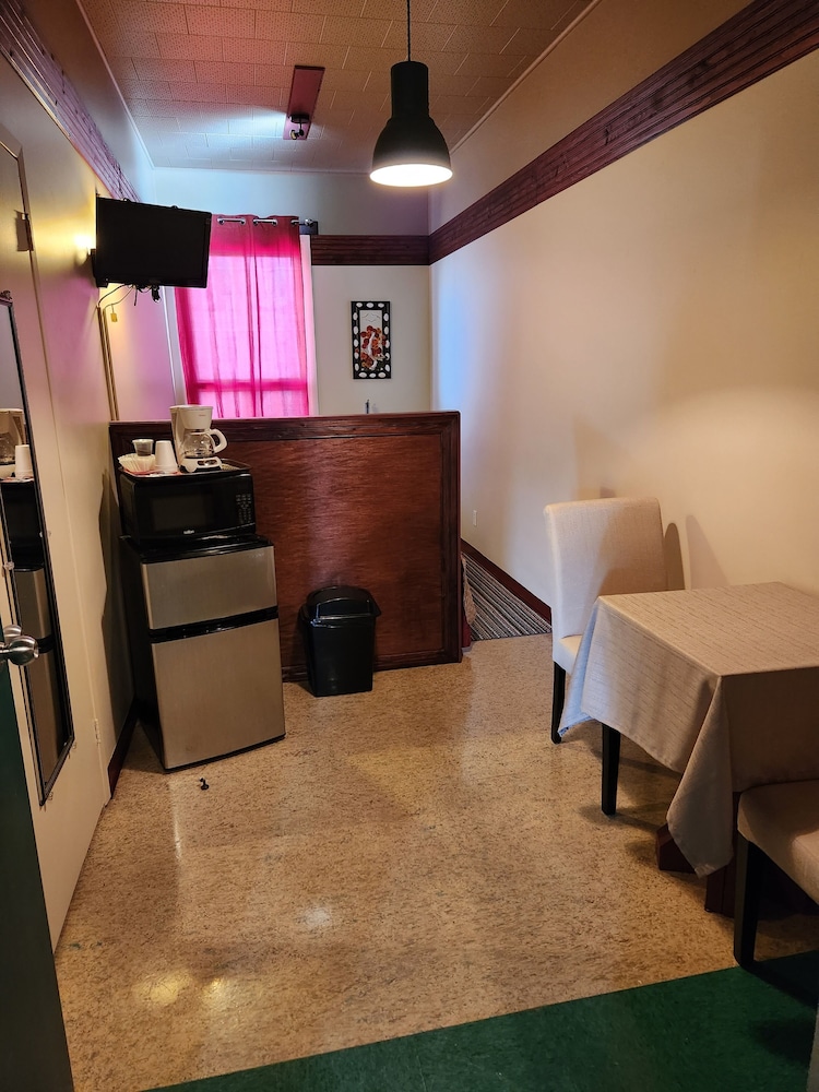 Standard Room, 1 Queen Bed, Private Bathroom, Sea View photo 2