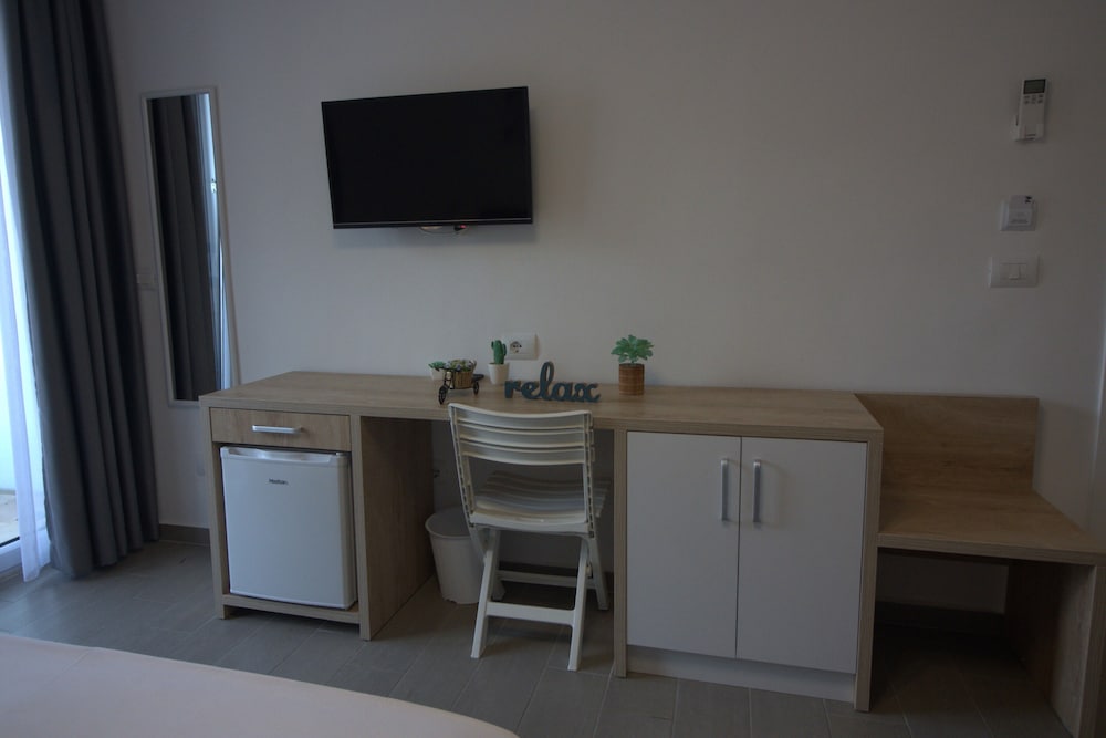Family Suite-Sea View with Balcony (Two Rooms Interconnecting) photo 3