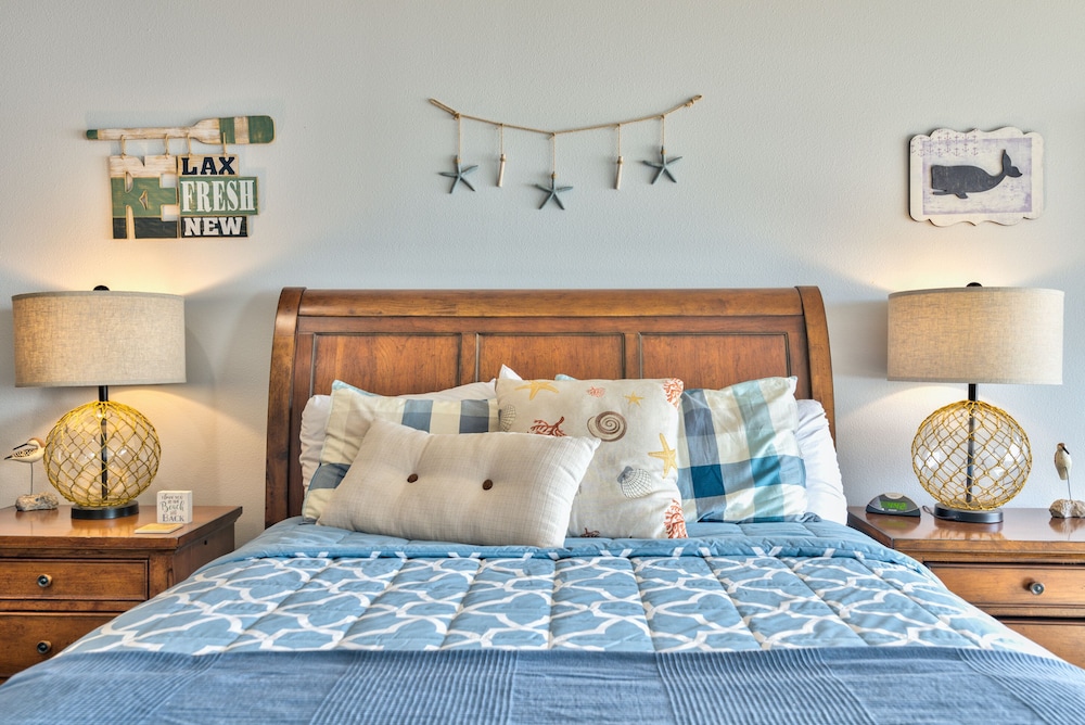 Superior Studio, 1 Queen Bed with Sofa bed photo 3