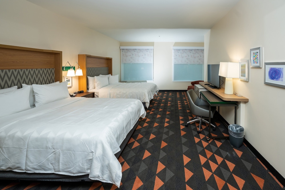 Standard Room, 2 Queen Beds, Accessible (Roll-In Shower) - Photo 1