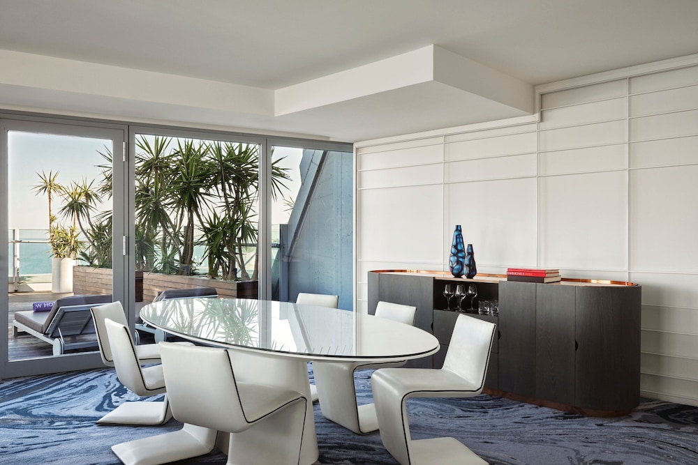 Suite, 1 King Bed, Terrace
