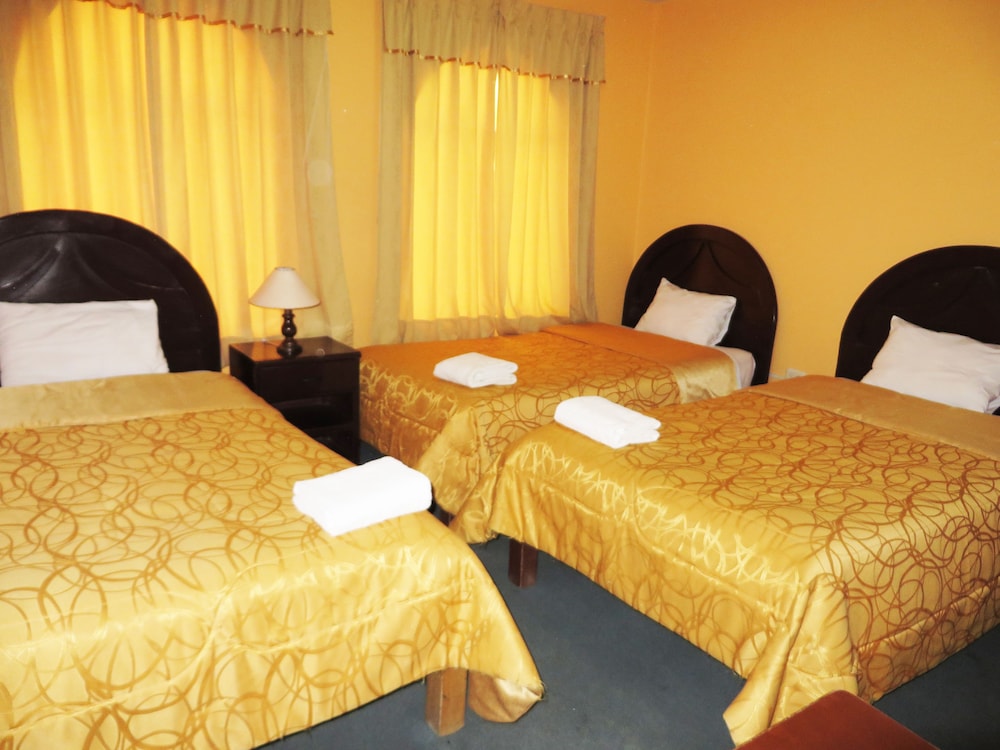 Basic Triple Room, Multiple Beds photo 2