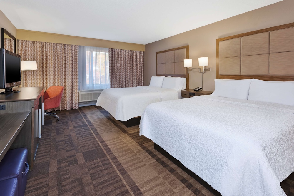 Room, 2 Queen Beds, Accessible, Non Smoking - Photo 1