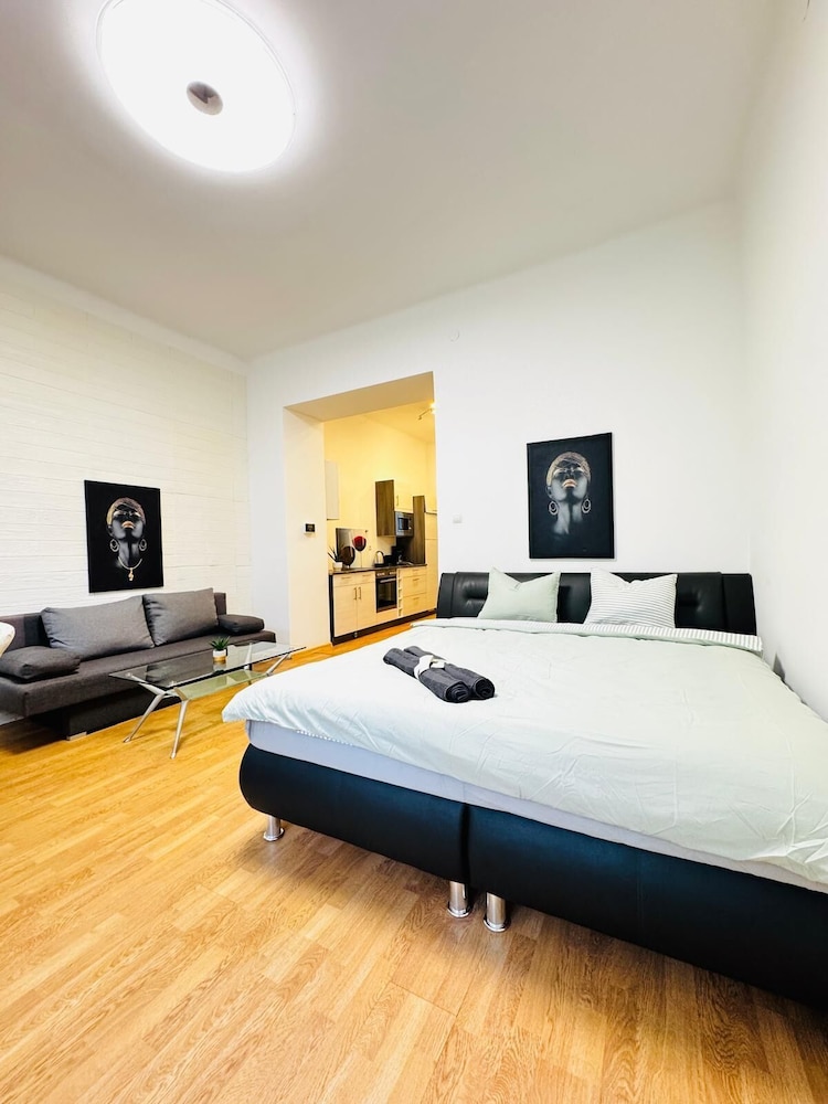 Basic Apartment photo 1