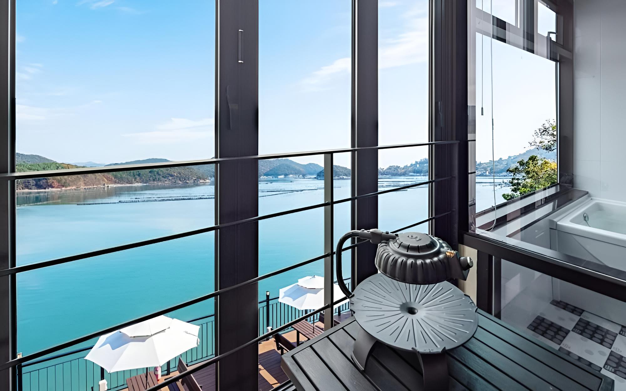 Room (Room 306 (Suite Spa Duplex)) - Photo 9