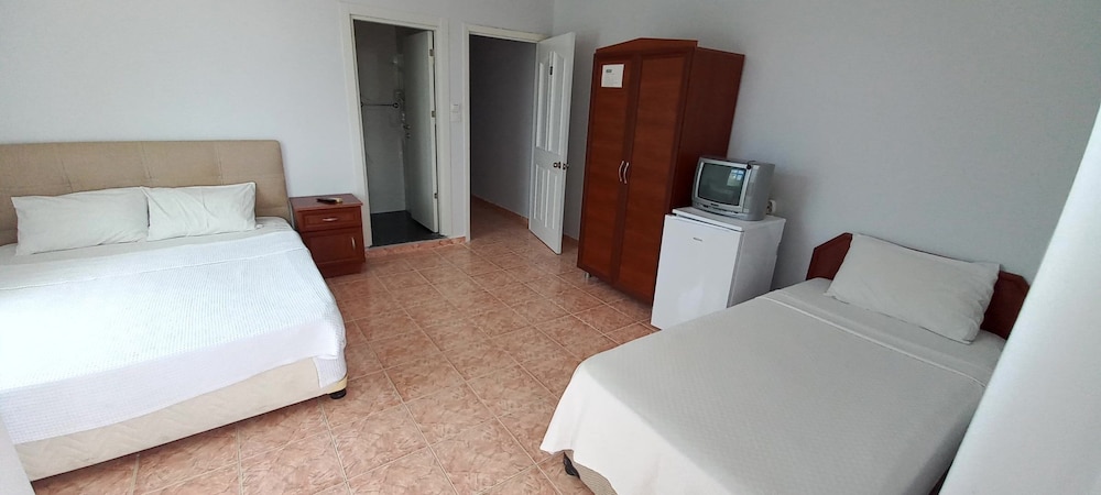 Standard Triple Room photo 2