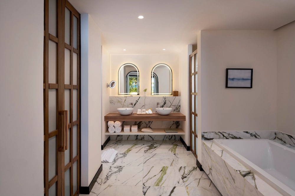 Preferred Club Master Suite Ocean Front Swimout - Photo 4