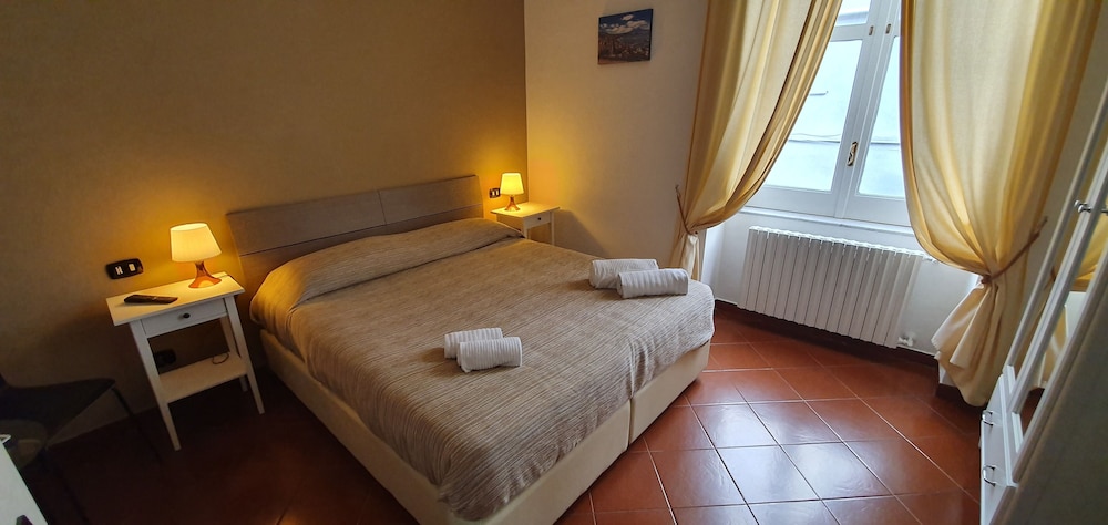 Double or Twin Room, Private Bathroom (External) photo 3