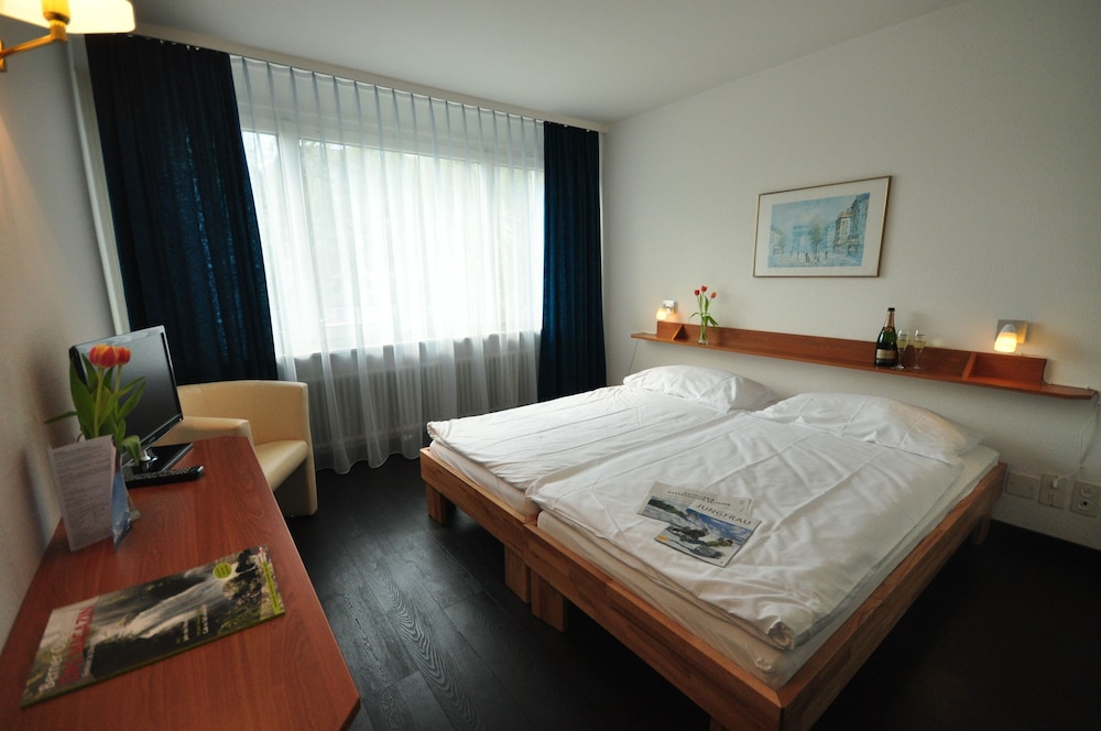 Double or Twin Room - Photo 6