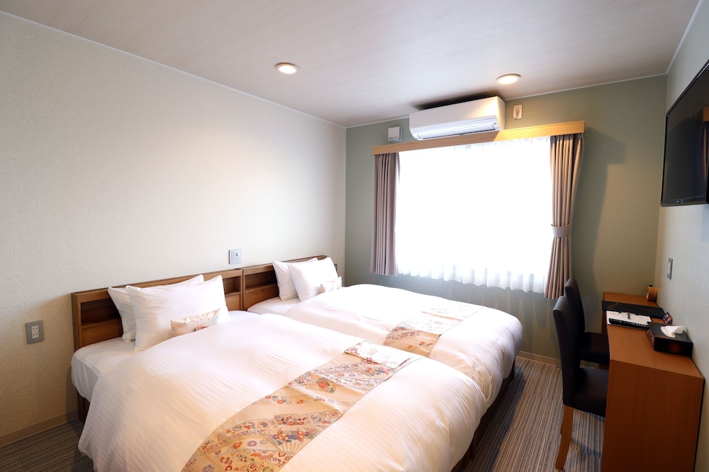 Standard Twin Room - Photo 1