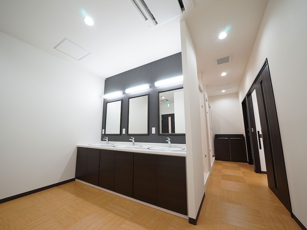 Semi-Private Premium Cabin - Men Only, Non Smoking - Photo 5