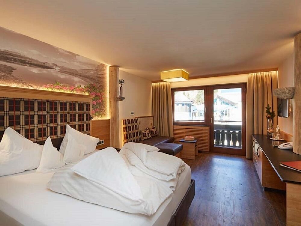 Standard Double Room Single Use, Balcony, Mountain View (Alpenrose)