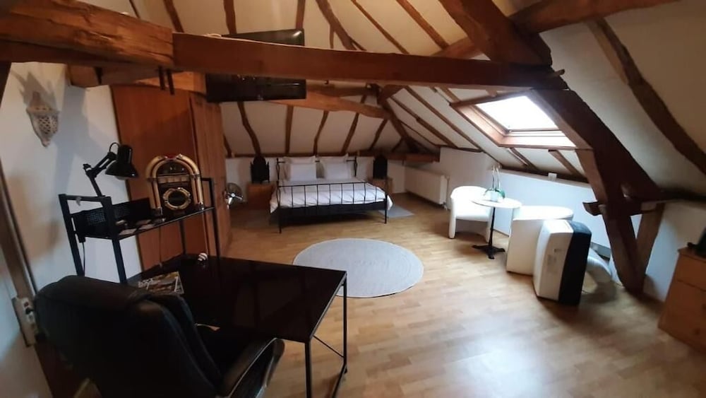 Comfort Room photo 2