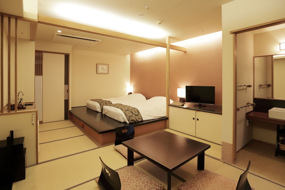 Japanese Western Style Room, For 3 People, Private Open-Air Bath - Photo 5