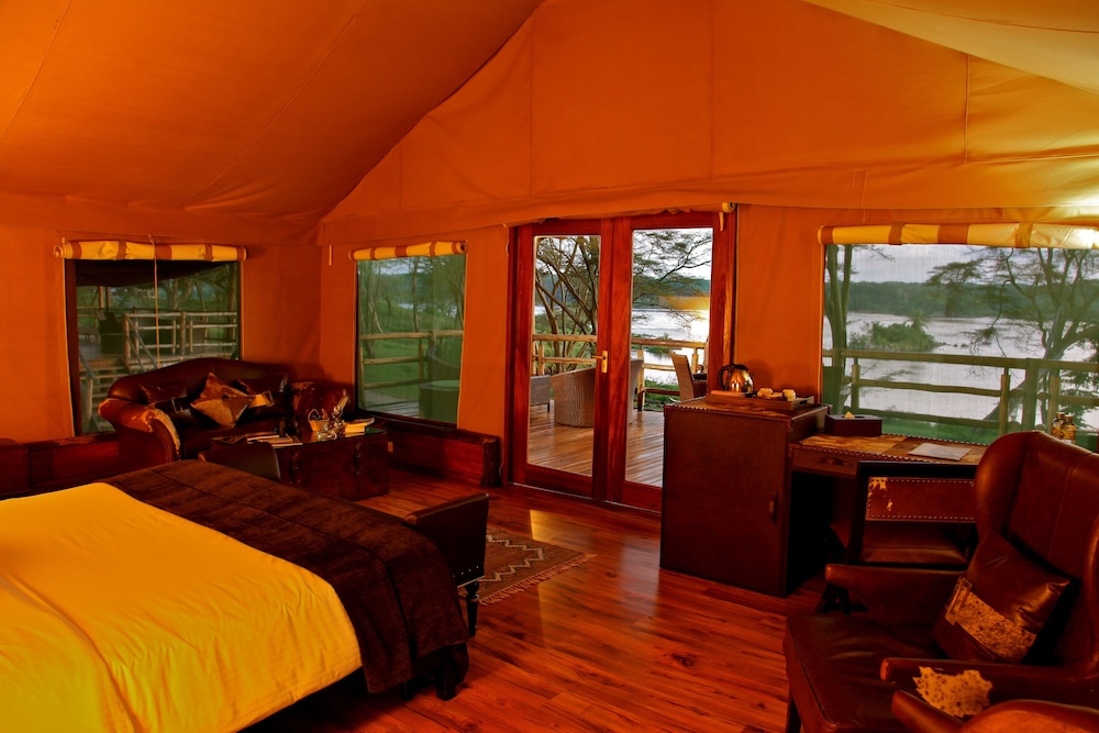 Deluxe Tent photo 1