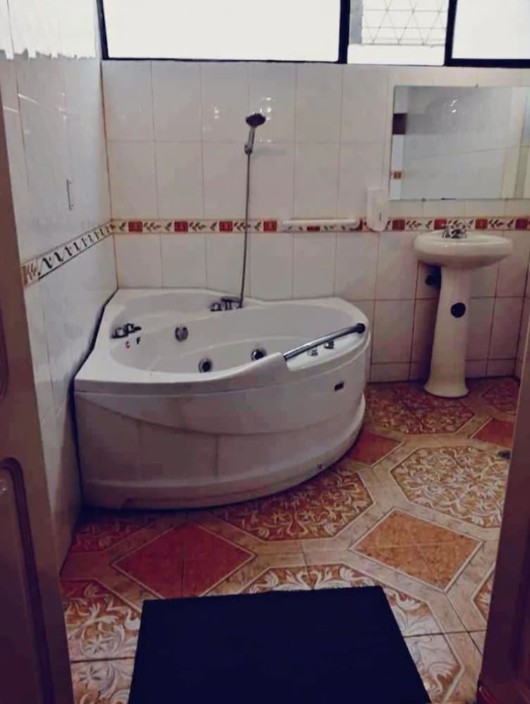 Suite, 1 Double Bed, Jetted Tub