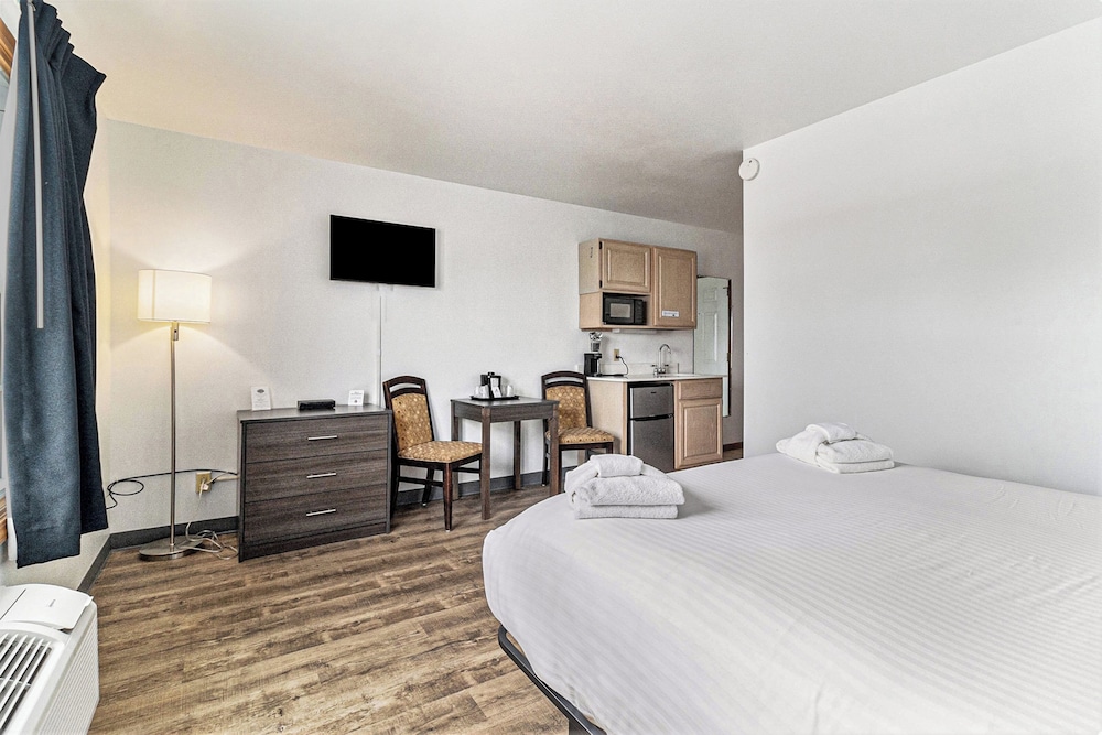 Standard Room, 1 Queen Bed, Park View photo 3