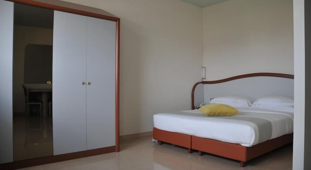 Deluxe Double Room Single Use, Balcony, City View photo 3