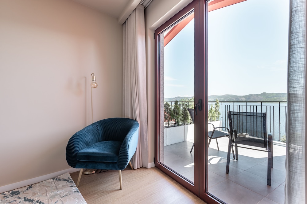 Premium Double Room photo 2