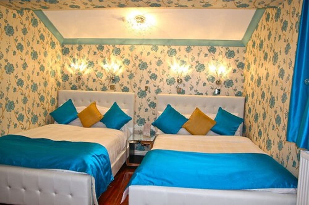 Suite, Private Bathroom