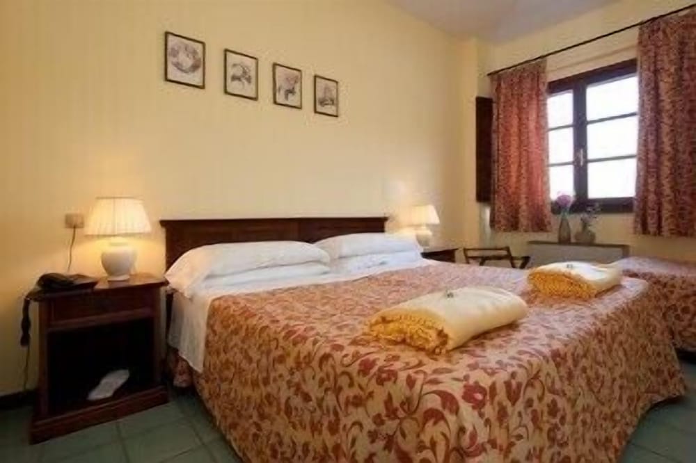 Double Room - Photo 2