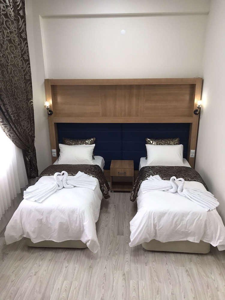 Standard Twin Room photo 3