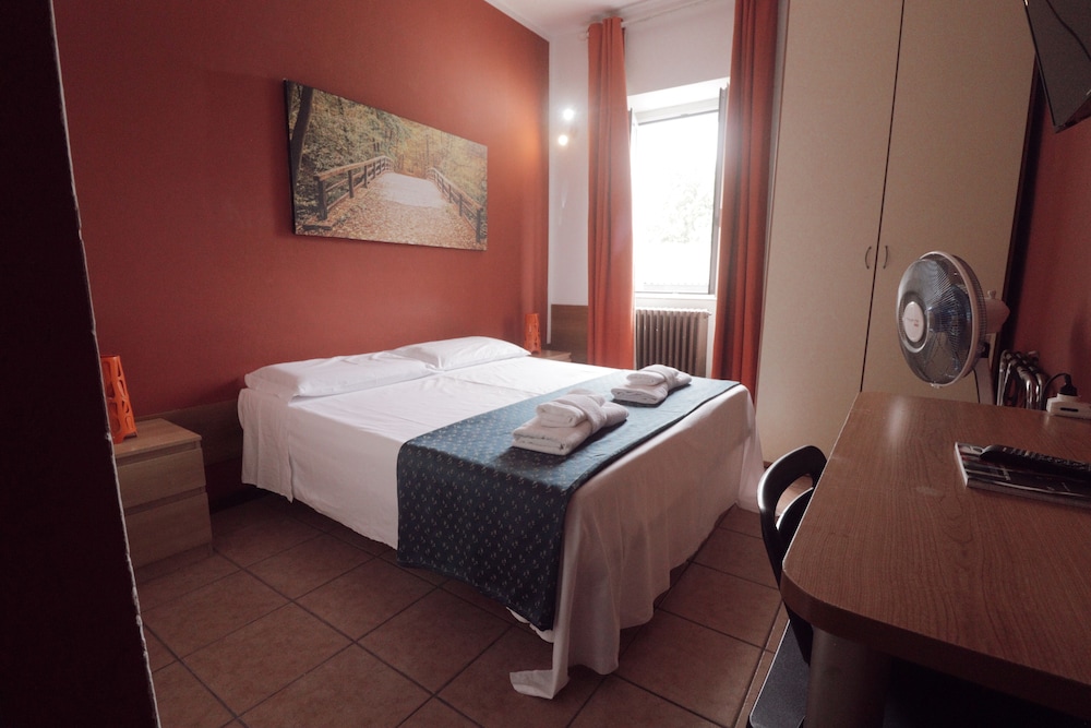 Double or Twin Room photo 1