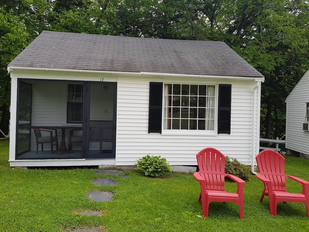 Basic Cottage photo 2