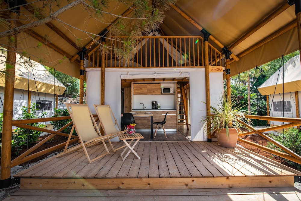 Premium Safari Loft Tent, 2 Bedrooms (2+2) thumbnail 5
