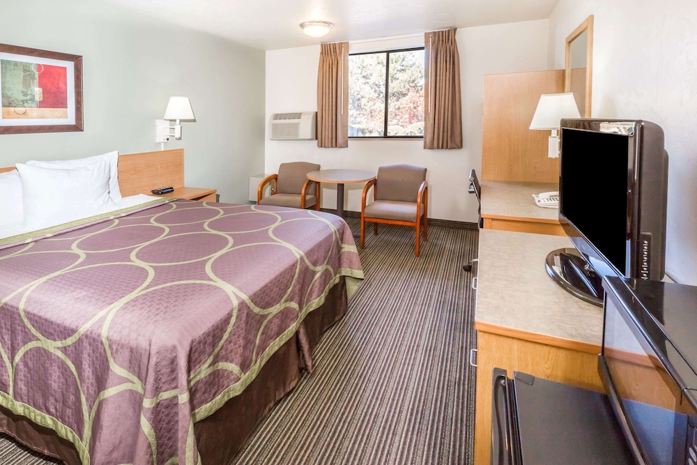 Room, 1 Queen Bed, Non Smoking (Pet Friendly) - Photo 1
