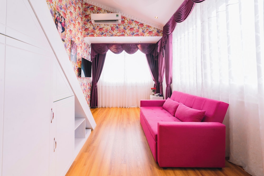 Deluxe Studio, City View - Photo 4