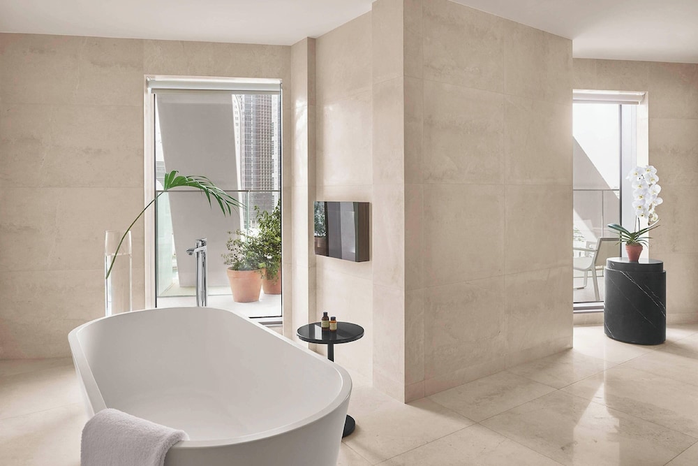 Suite, 2 Bedrooms, Terrace, Marina View — photo 3