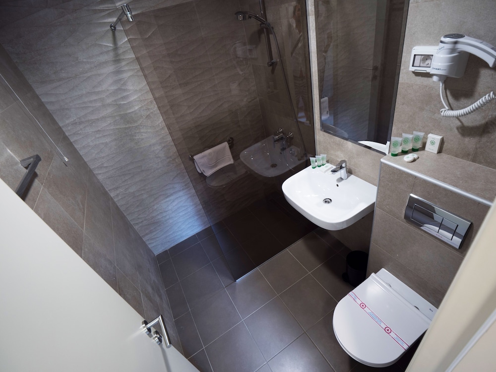 Quadruple Room photo 2