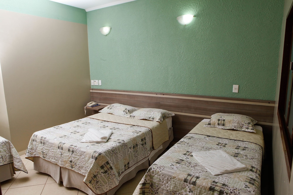 Economy Room, Multiple Beds photo 3