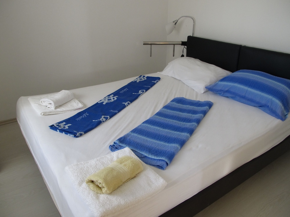 Apartment (A2)